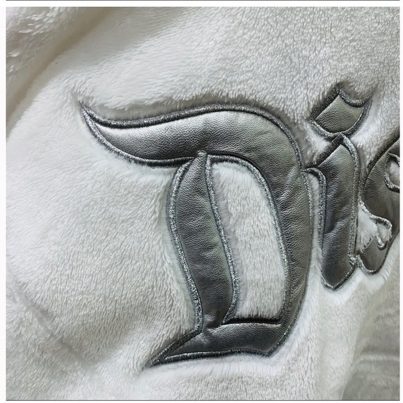 Disneyland Fleece Spirit Jersey for Adults - Picture 8 of 10